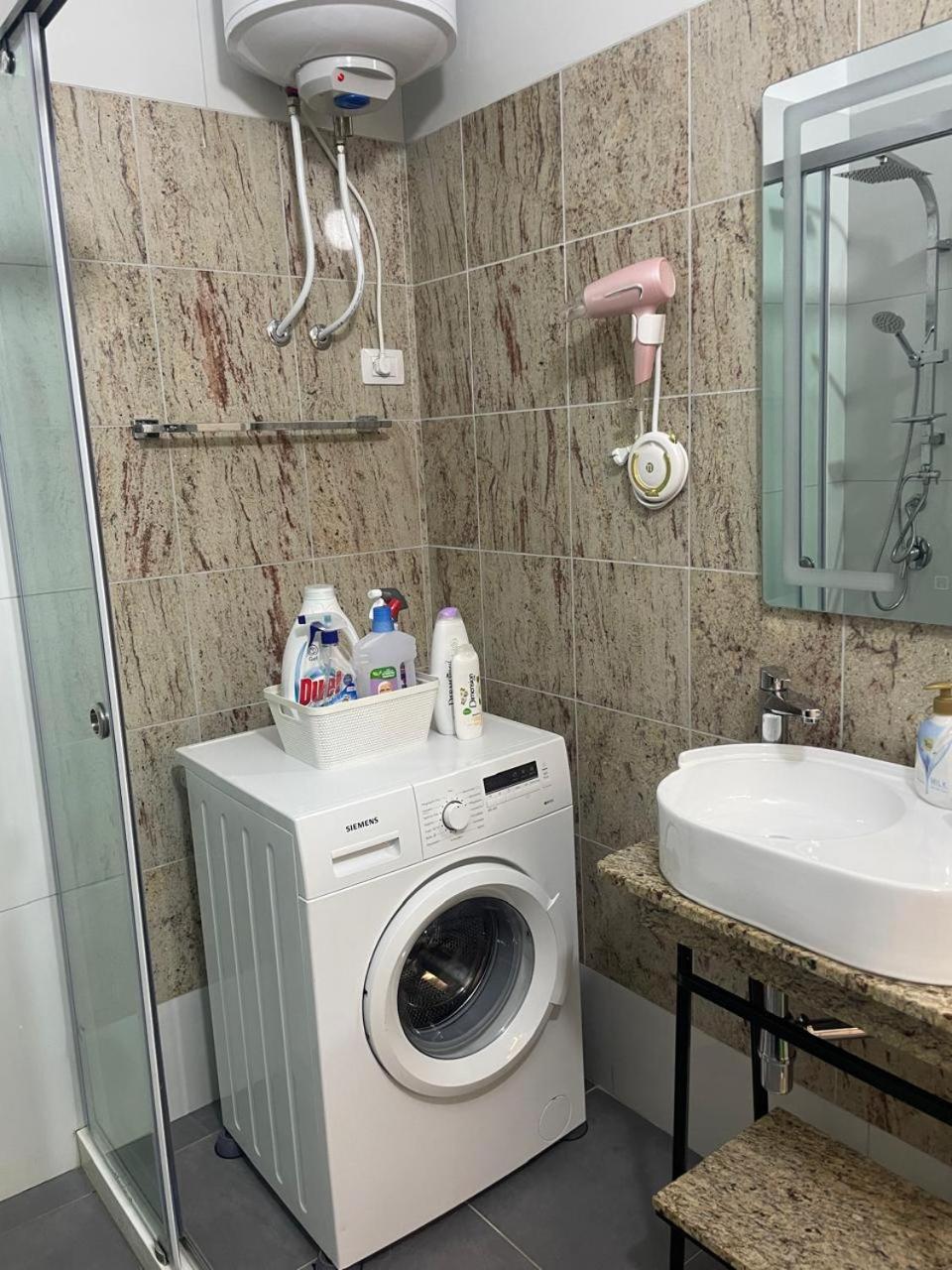 Apartment Fishta Q5 24 *